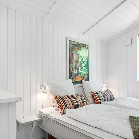 Ferienhaus Amazing In Vaeggerlose With Sauna Bøtø By
